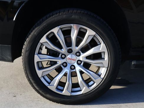 Used 2023 GMC Yukon XL Denali image 8