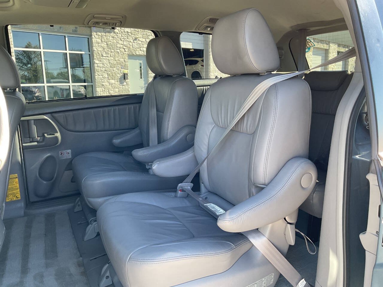 Used 2010 Toyota Sienna XLE w/ Towing Prep Pkg FWD image 30