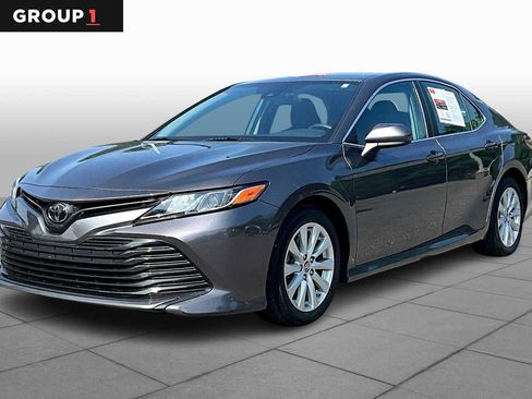 Used 2019 Toyota Camry LE FWD image 1