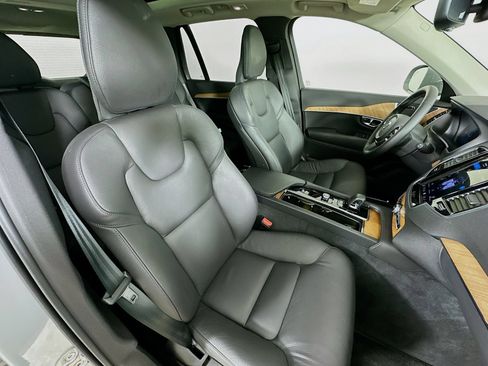 Used 2025 Volvo XC90 B6 Plus w/ Protection Package Premier AWD/4WD image 44