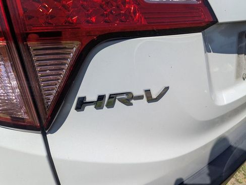 Used 2018 Honda HR-V LX image 7