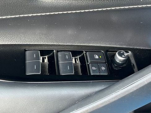 Used 2019 Toyota Corolla SE w/ SE Option Package image 12