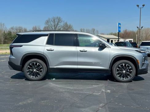 New 2026 Chevrolet Traverse LT w/ Sun and Wheel Package AWD/4WD image 43