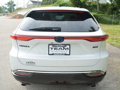 Used 2023 Toyota Venza Nightshade AWD/4WD image 6