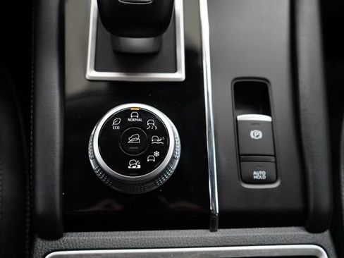 Used 2023 Mitsubishi Outlander SE image 50