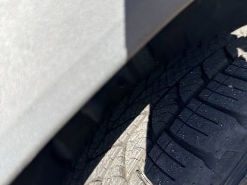 Used 2022 Toyota Highlander L image 25