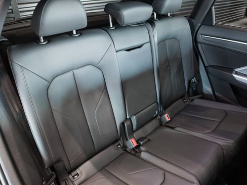 Used 2024 Audi Q3 2.0T Premium image 11