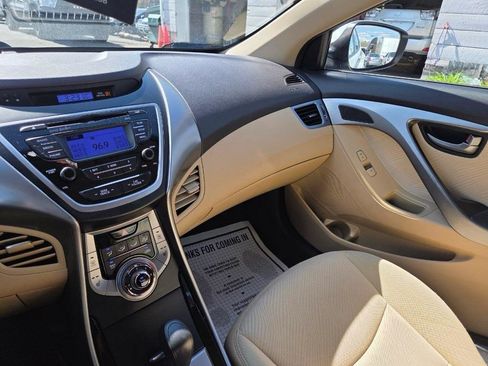 Used 2013 Hyundai Elantra GLS w/ Preferred Pkg FWD image 17