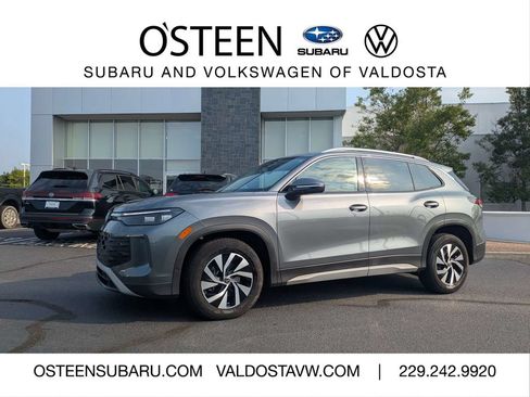Used 2025 Volkswagen Tiguan S FWD image 1