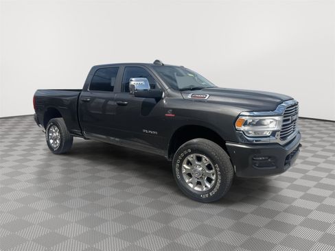 Used 2024 RAM 2500 Laramie AWD/4WD image 2