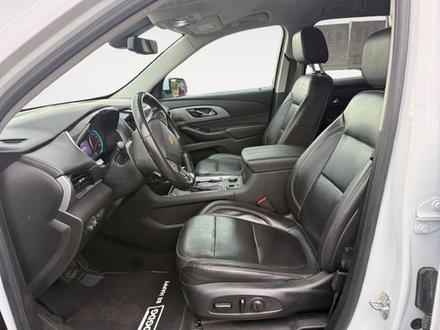 Used 2020 Chevrolet Traverse LT w/ LT Premium Package image 10