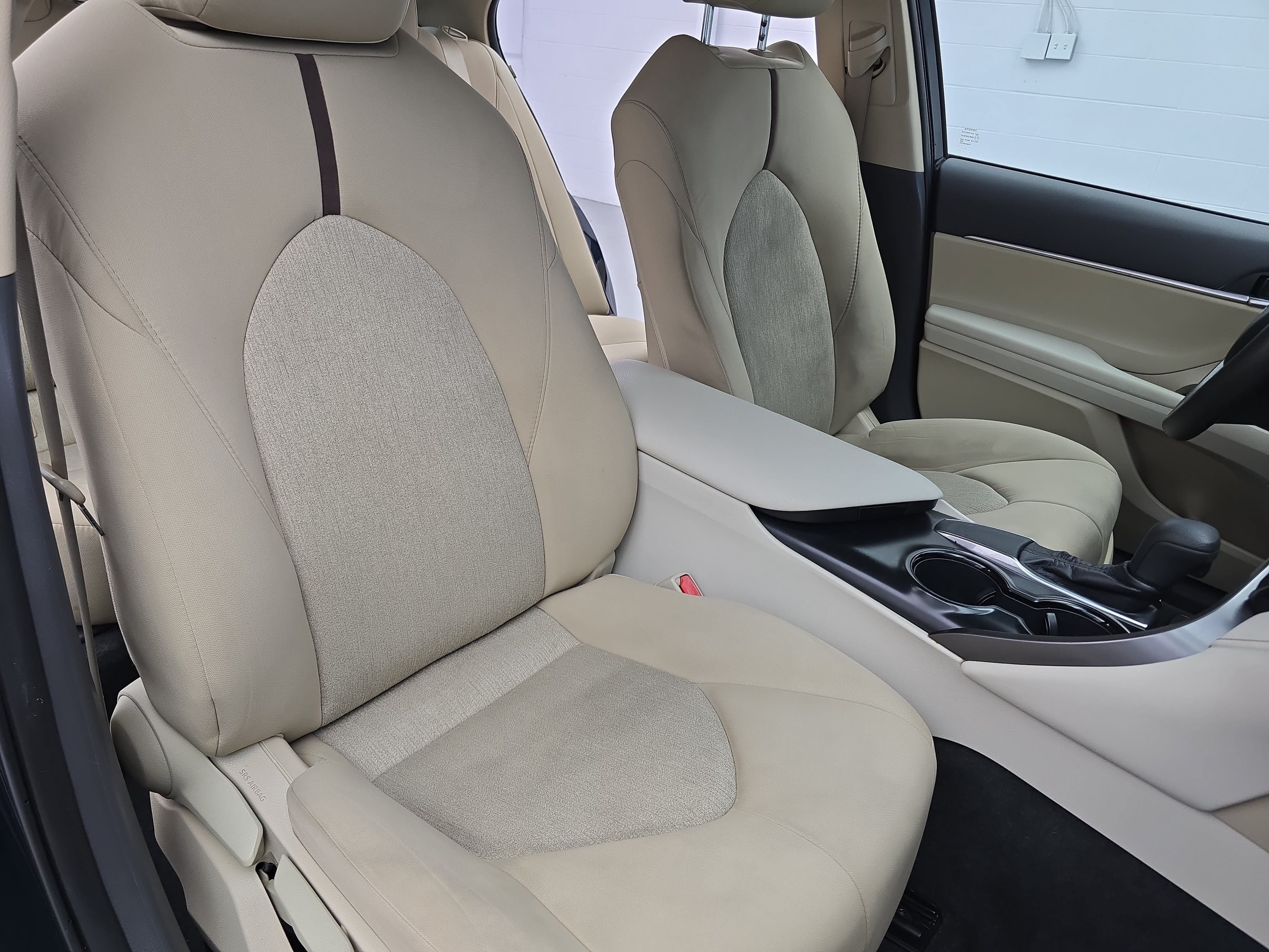 Used 2019 Toyota Camry LE FWD image 10