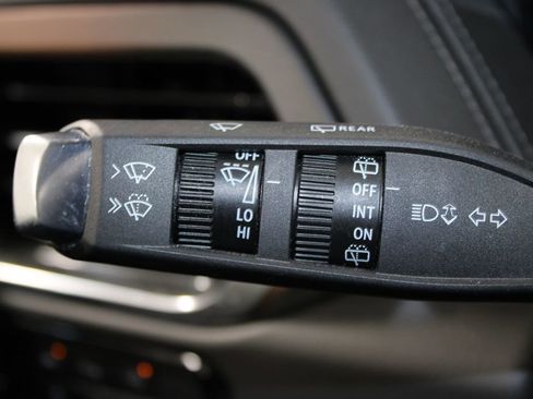 Used 2025 GMC Yukon XL Denali AWD/4WD image 26