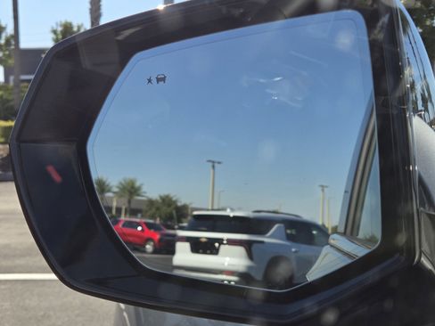 New 2026 Chevrolet Suburban Premier image 15