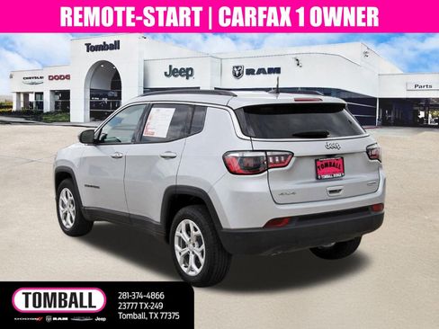 Used 2024 Jeep Compass Latitude w/ Convenience Group image 5