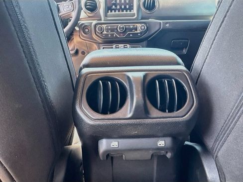 Used 2023 Jeep Gladiator Sport AWD/4WD image 20