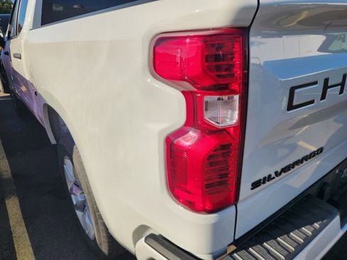 Used 2022 Chevrolet Silverado 1500 Custom RWD image 7