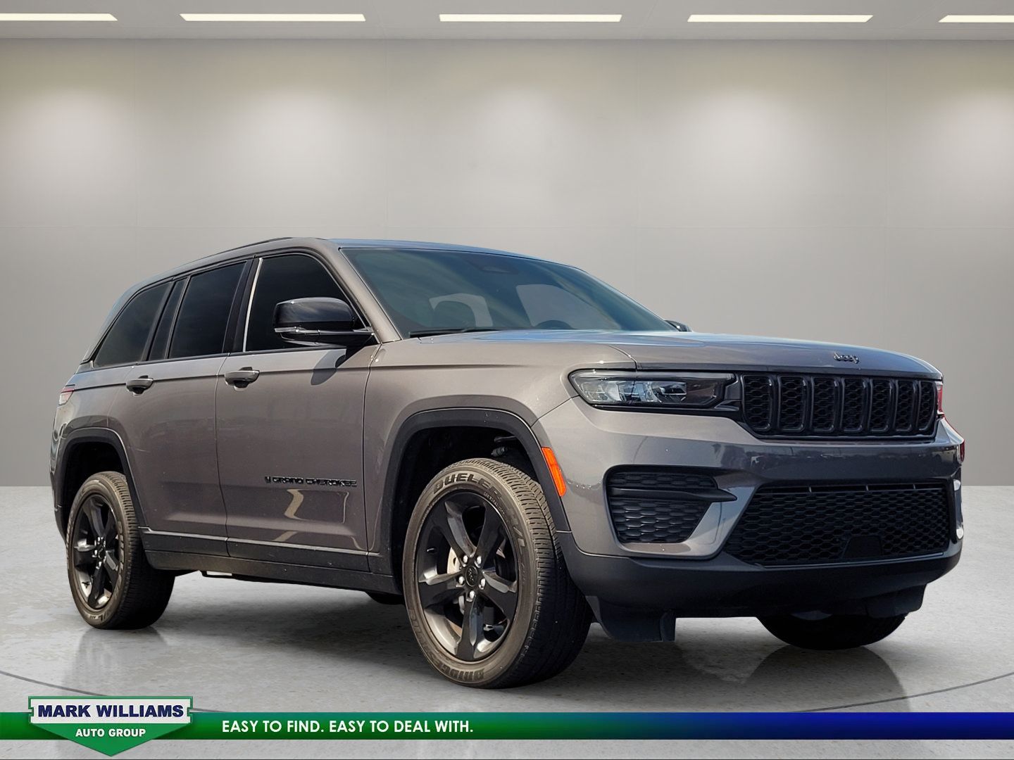 Used 2023 Jeep Grand Cherokee Altitude AWD/4WD image 1