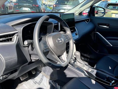 Used 2024 Toyota Corolla Cross XLE w/ Convenience Package AWD/4WD image 9