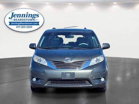 Used 2011 Toyota Sienna XLE image 30