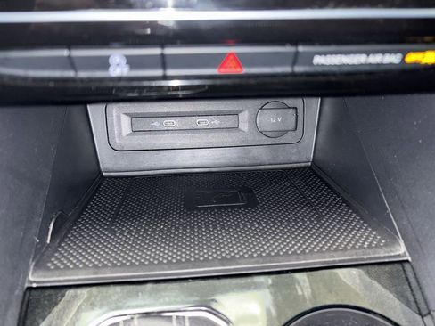 Used 2022 Volkswagen Atlas Cross Sport SEL R-Line image 69