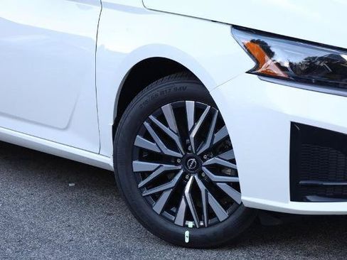New 2026 Nissan Altima 2.5 SV AWD/4WD image 3