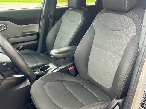 Used 2018 Kia Soul + FWD image 8