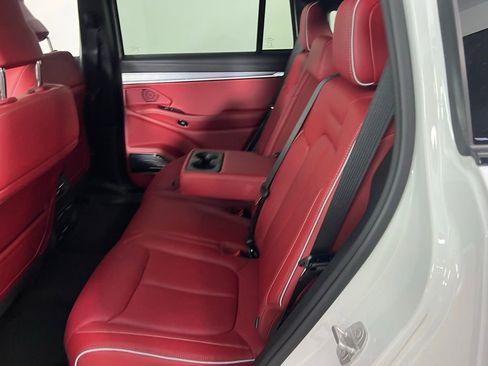 Used 2024 Jeep Wagoneer Launch Edition image 25