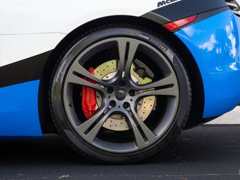 Used 2013 McLaren MP4-12C Spider RWD image 32