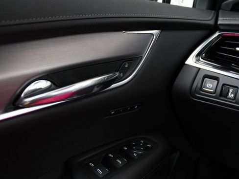 New 2025 Cadillac XT6 Luxury image 25