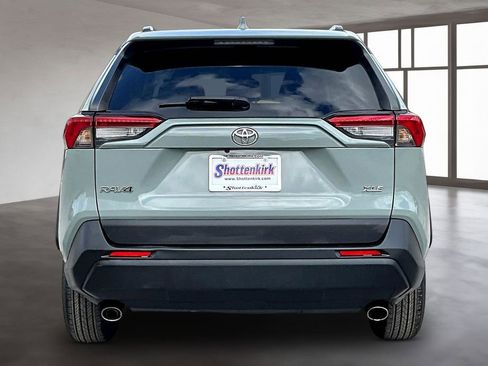 Used 2021 Toyota RAV4 XLE FWD image 5