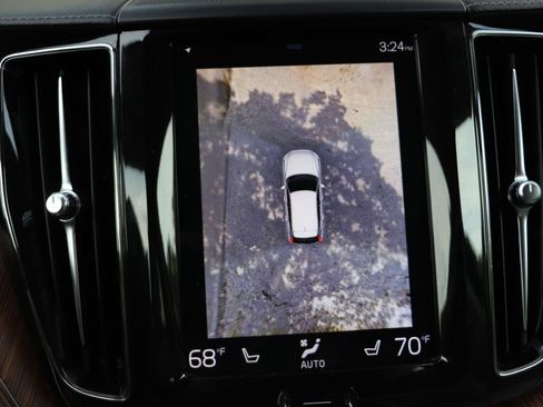 Used 2019 Volvo XC60 T6 Inscription w/ Protection Package Premier AWD/4WD image 24
