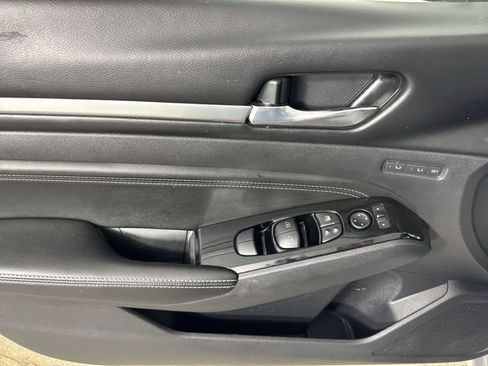 Used 2020 Nissan Altima 2.5 Platinum image 21