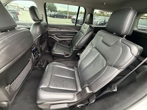 Used 2022 Jeep Grand Cherokee L Limited AWD/4WD image 13