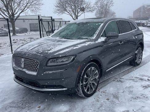 Used 2022 Lincoln Nautilus Reserve image 4