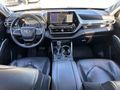 Used 2021 Toyota Highlander Platinum image 20