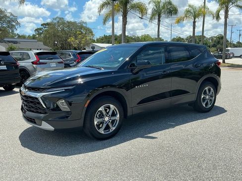 Used 2025 Chevrolet Blazer LT FWD image 5