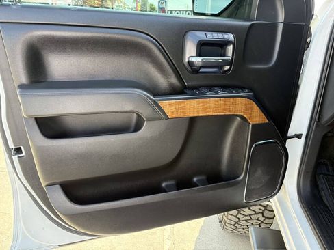Used 2014 GMC Sierra 1500 SLT w/ SLT Preferred Package AWD/4WD image 7