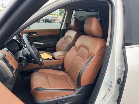 Used 2024 Nissan Pathfinder Platinum AWD/4WD image 21