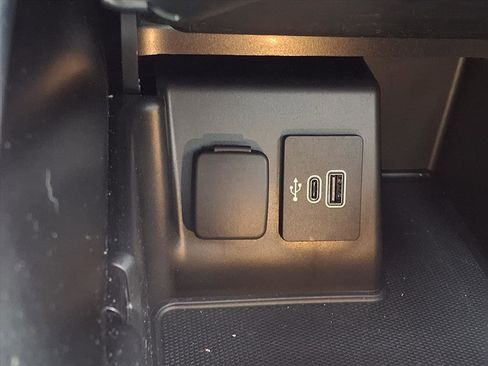 Used 2025 Ford Explorer ST-Line image 10