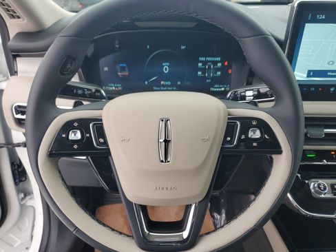 New 2026 Lincoln Corsair Premiere image 15