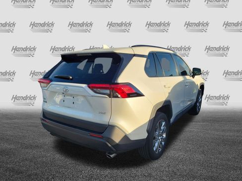 Used 2021 Toyota RAV4 XLE Premium FWD image 10