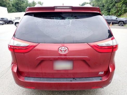 Certified 2020 Toyota Sienna XLE AWD/4WD image 4