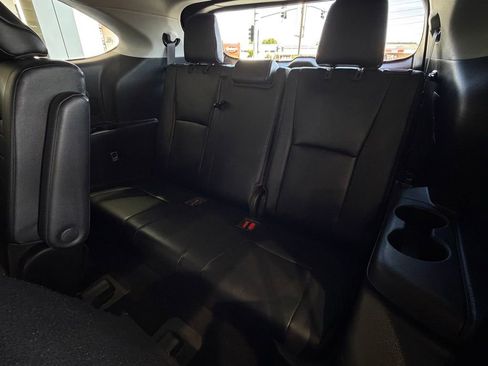 Certified 2020 Toyota Highlander XLE AWD/4WD image 34