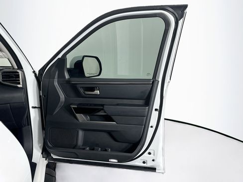 Used 2024 Toyota Tundra Limited w/ Power Package image 32