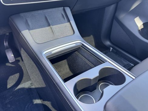 Used 2024 Tesla Model Y Long Range image 27