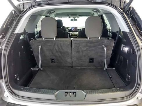 Used 2022 Ford Explorer XLT AWD/4WD image 28