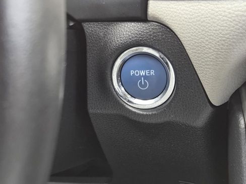 Used 2019 Toyota RAV4 Limited AWD/4WD image 17