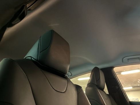 Used 2022 Toyota Prius Limited image 16