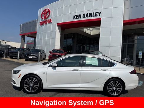 Used 2018 Buick Regal Essence w/ Driver Confidence Package #1 FWD image 3